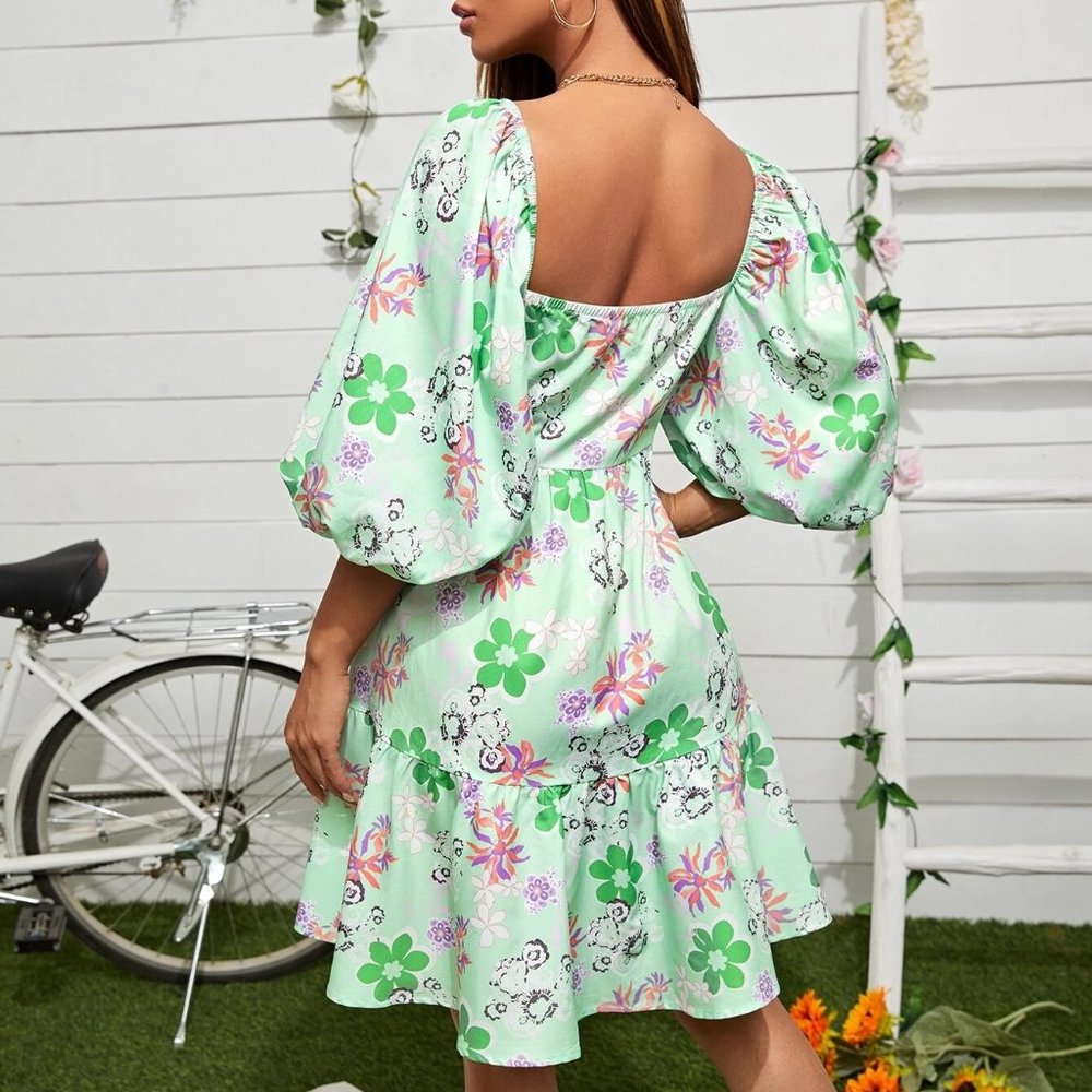 Sale 🎈NEW! Size 8/10 Floral Puff Sleeve Dress